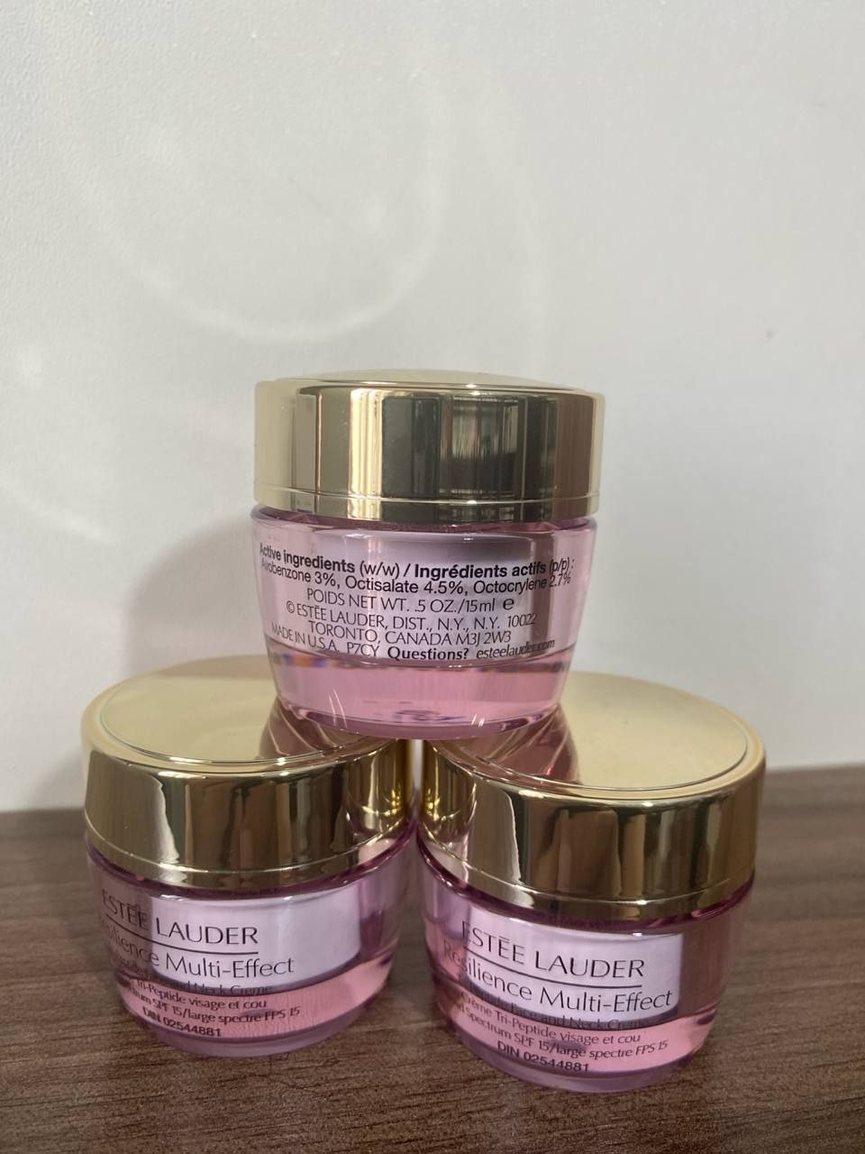 کرم لیفت مولتی افکت استی لادر صورت و گردن با spf 15