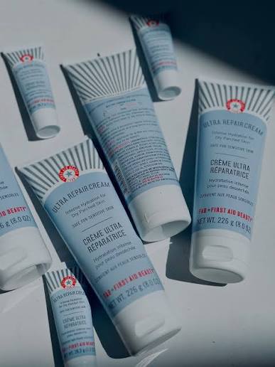 کرم ترمیم کننده اولترا فرست اید بیوتی First Aid Beauty